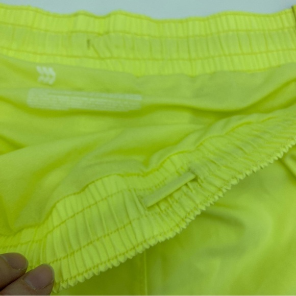 Women's Mid-Rise Run
Shorts 3" - All In Motion™ Yellow 1X & XL - Picture 5 of 14